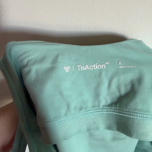 Aritzia TNAction Teal Buttery Soft Shelf Bra Cropped Tank Top size Small EUC - Picture 5 of 5